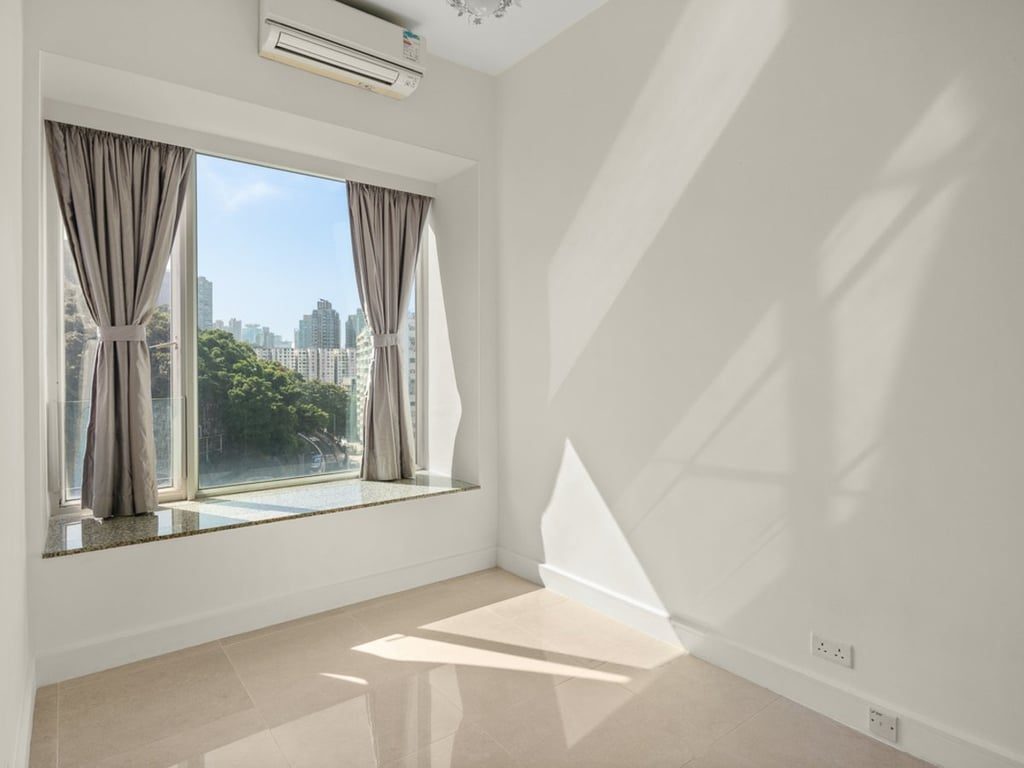 photo 6 — Casa 880, Quarry Bay