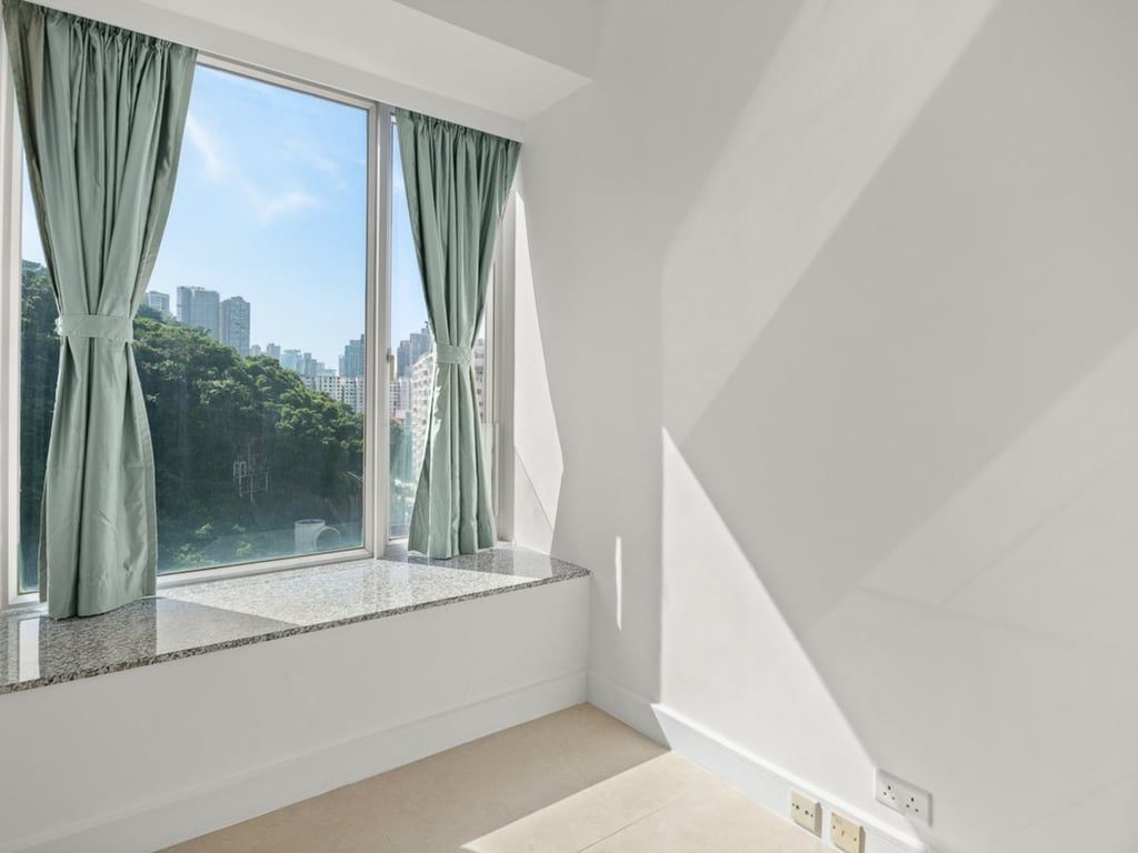 photo 8 — Casa 880, Quarry Bay