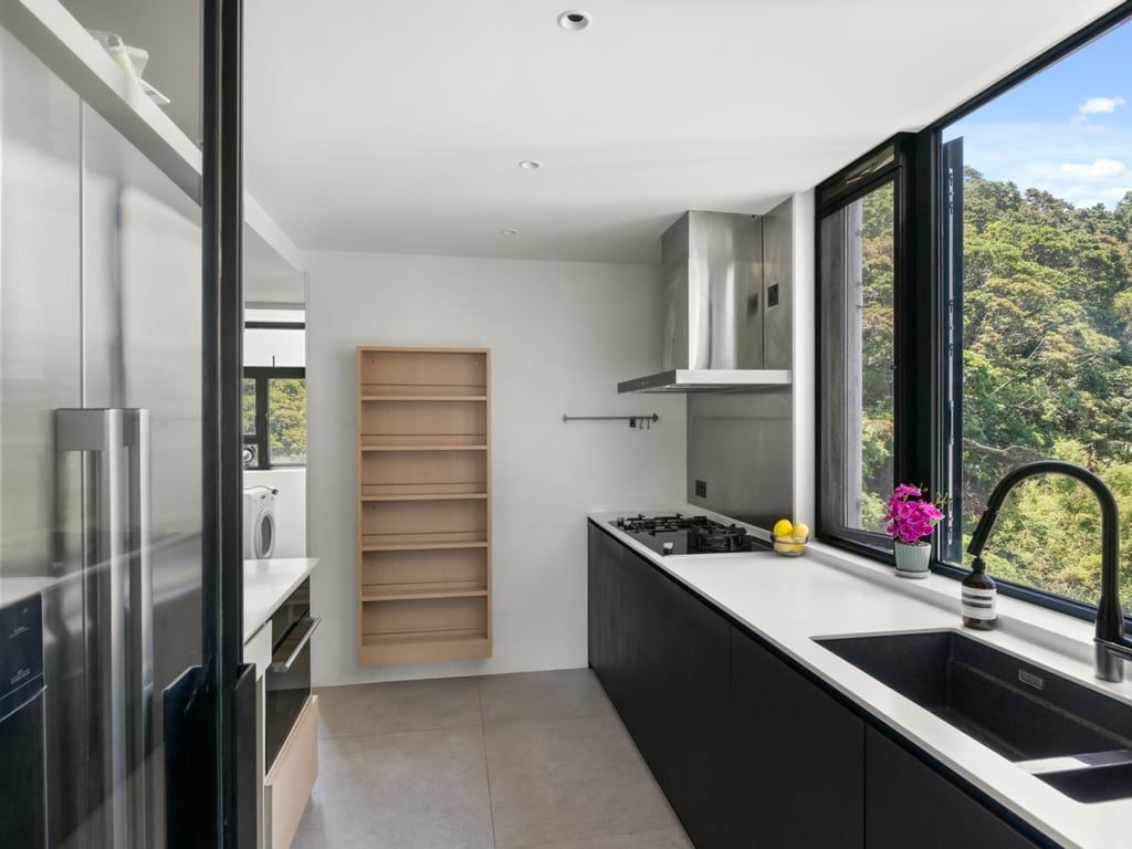 photo 4 — Kellett Heights, The Peak