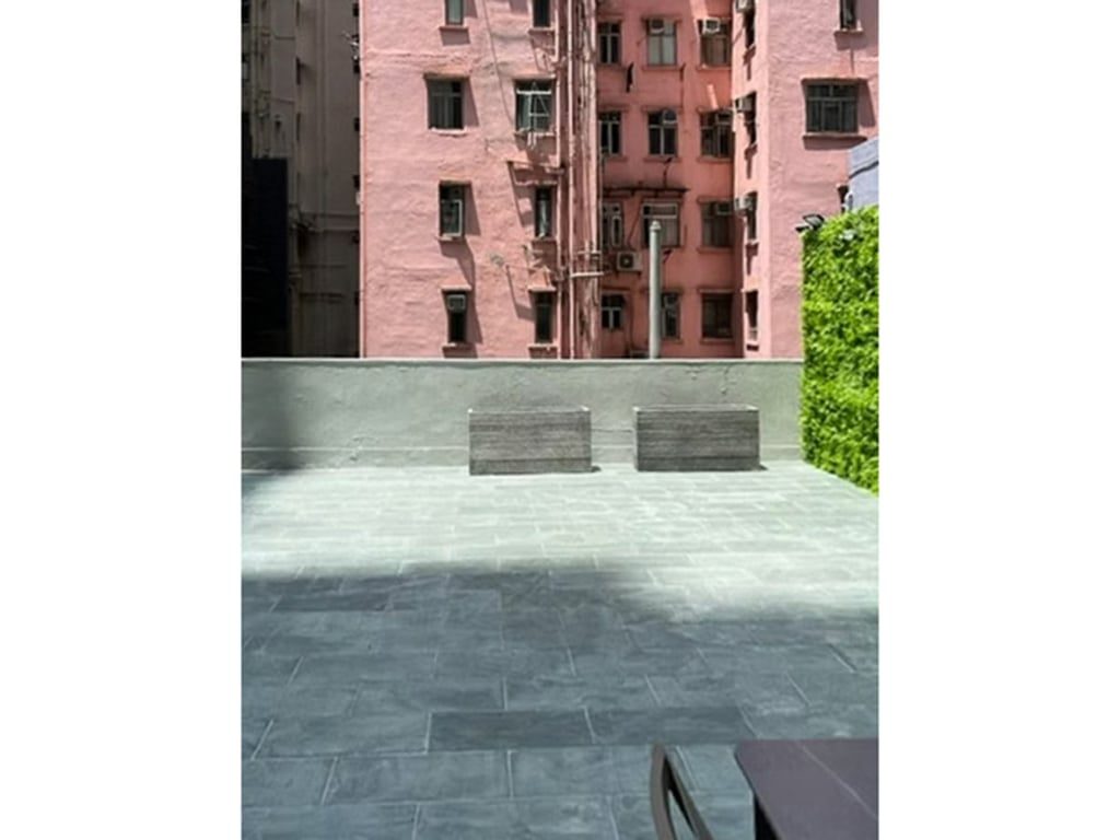 photo 3 — Goa Building, Shek Tong Tsui