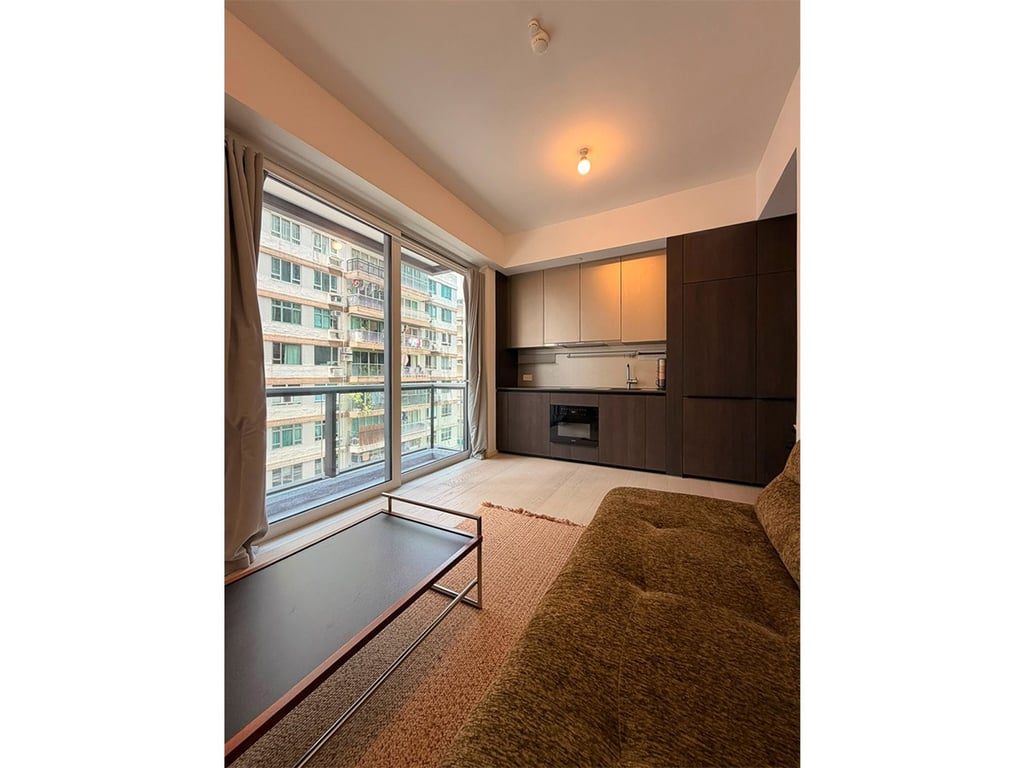 photo 2 — 33 Kennedy Road, Wan Chai
