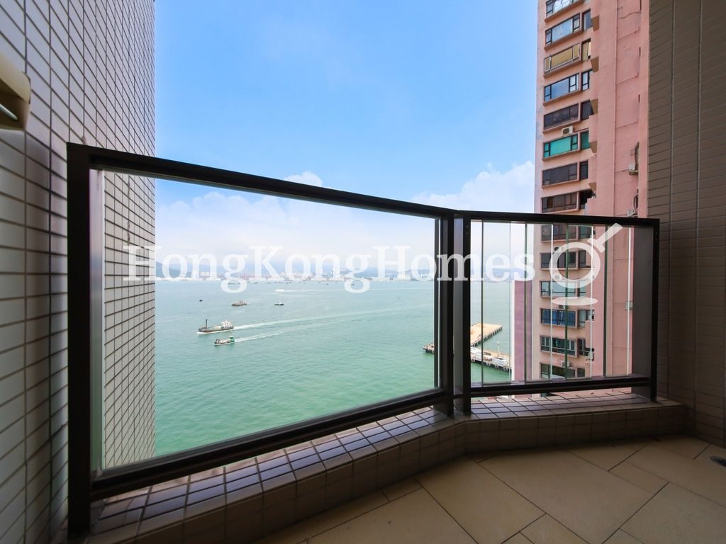 Balcony off Living and Dining Room — 傲翔灣畔，西環堅尼地城