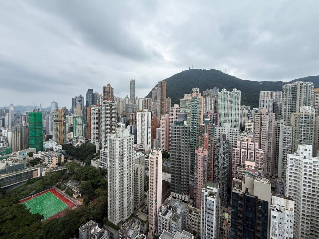 photo 2 — Island Crest, Sai Ying Pun