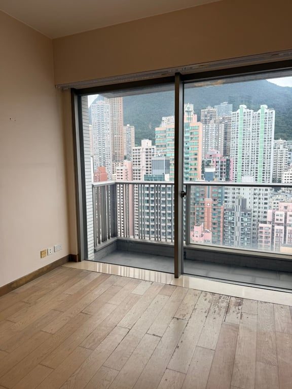 photo 3 — Island Crest, Sai Ying Pun