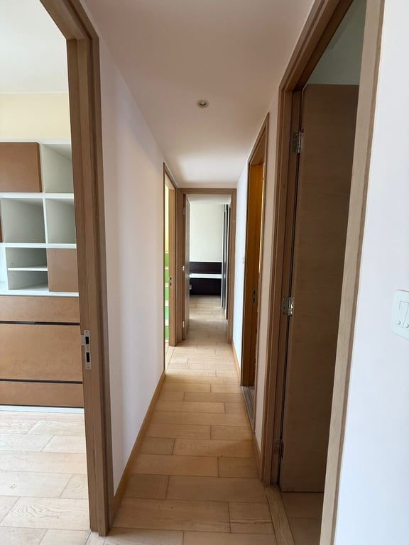 photo 5 — Island Crest, Sai Ying Pun