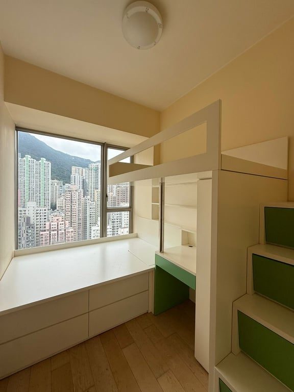 photo 6 — Island Crest, Sai Ying Pun