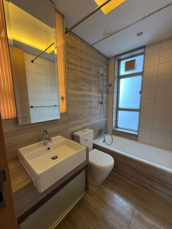 photo 7 — Island Crest, Sai Ying Pun