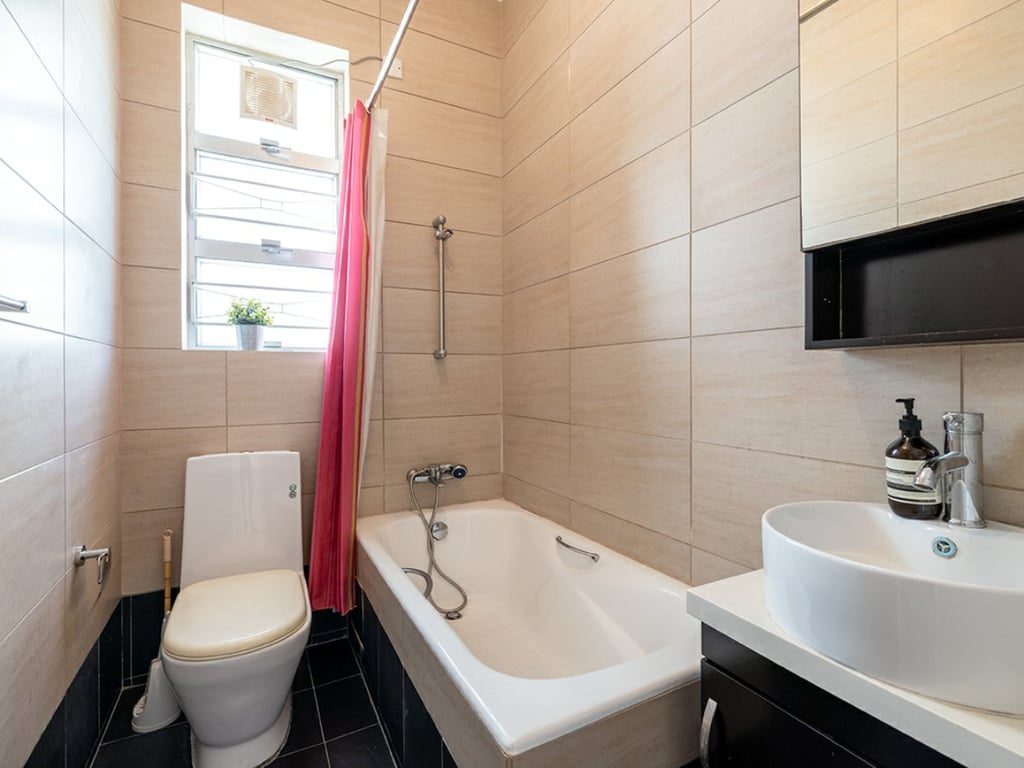 photo 11 — 8-14 Cape Road, Chung Hom Kok