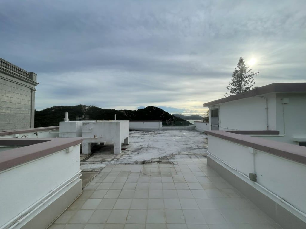 photo 14 — 8-14 Cape Road, Chung Hom Kok