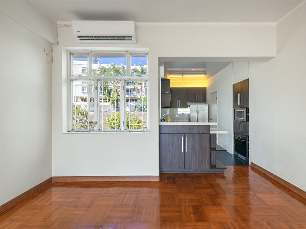 photo 6 — 8-14 Cape Road, Chung Hom Kok
