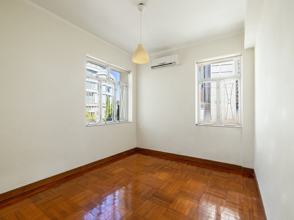 photo 9 — 8-14 Cape Road, Chung Hom Kok