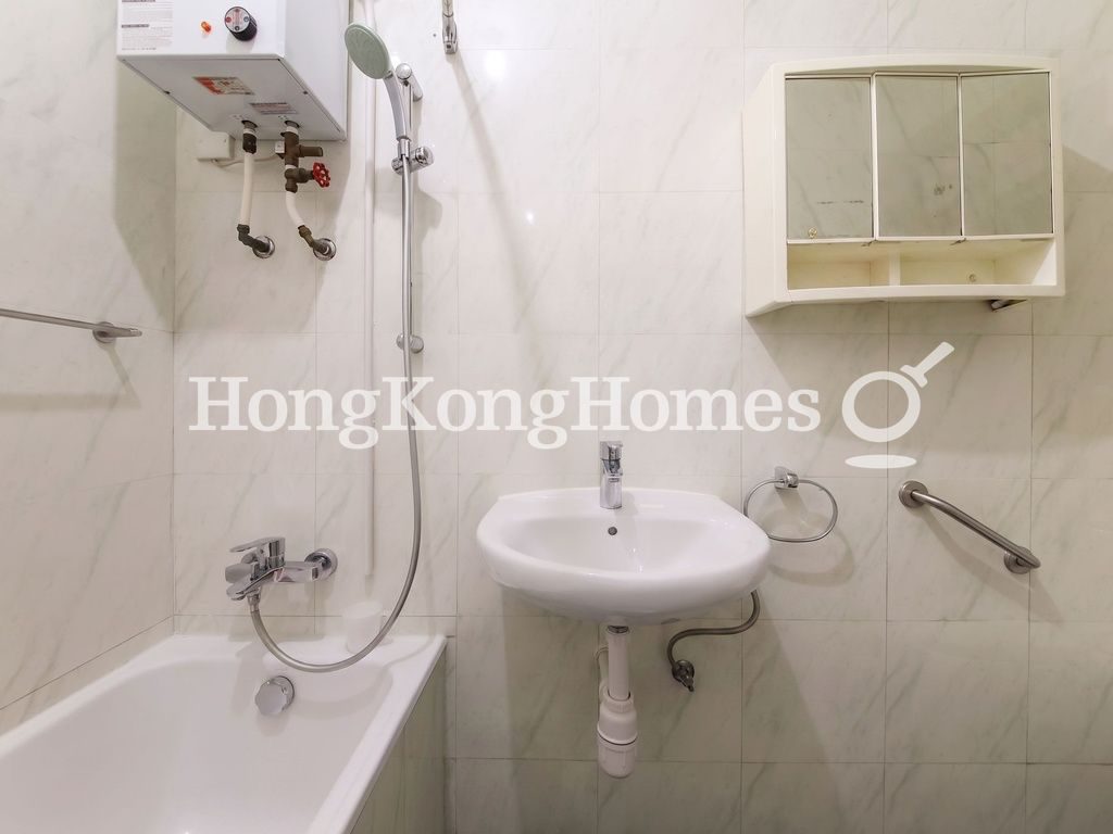 Guest Bathroom — Hing Wah Mansions - Block B, Mid-levels West