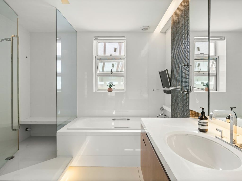 photo 9 — The Mayfair, Mid Levels Central