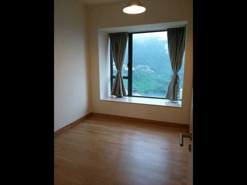 photo 3 — Broadwood Twelve, Happy Valley