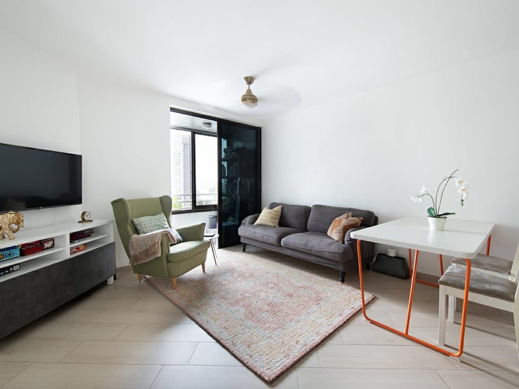 photo 4 — Euston Court Twr 1, Mid Levels West