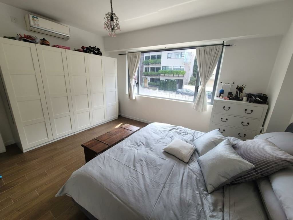 photo 9 — Sunrise Court, Happy Valley