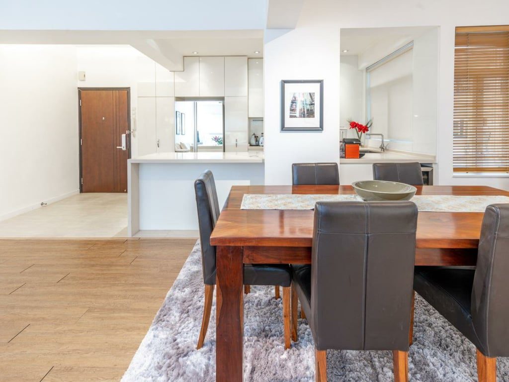 photo 4 — Skyline Mansion, Mid Levels West