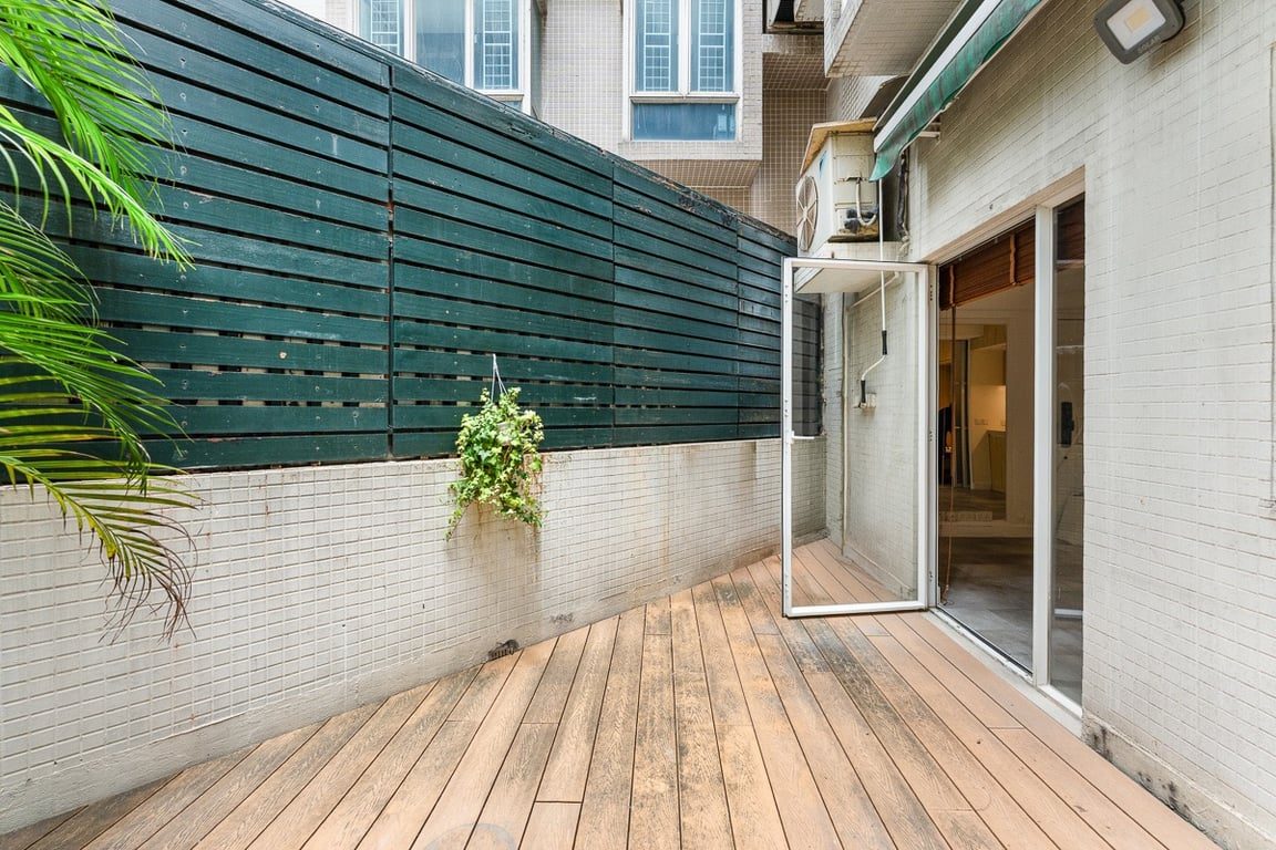 photo 4 — Windsor Court, Mid Levels West