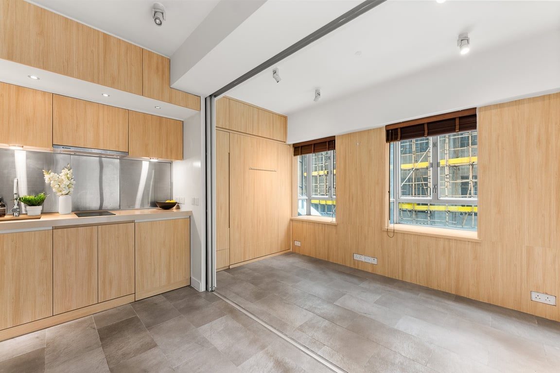 photo 5 — Windsor Court, Mid Levels West