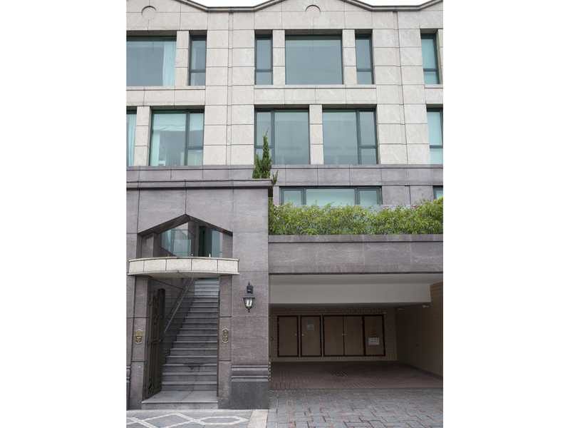 photo 2 — Le Palais, Tai Tam