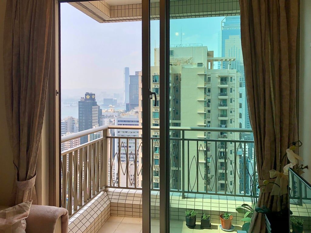 photo 1 — The Zenith, Wan Chai