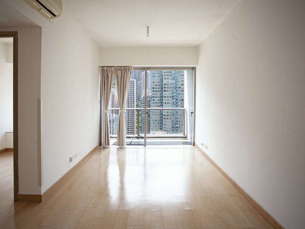 photo 3 — Island Crest, Sai Ying Pun