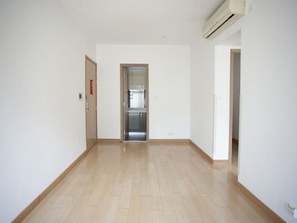 photo 4 — Island Crest, Sai Ying Pun