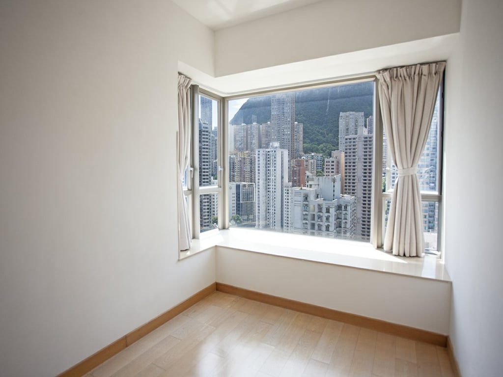 photo 7 — Island Crest, Sai Ying Pun