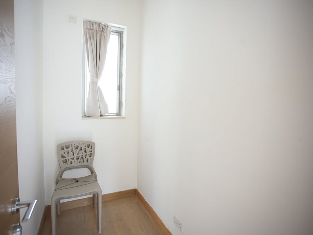 photo 9 — Island Crest, Sai Ying Pun
