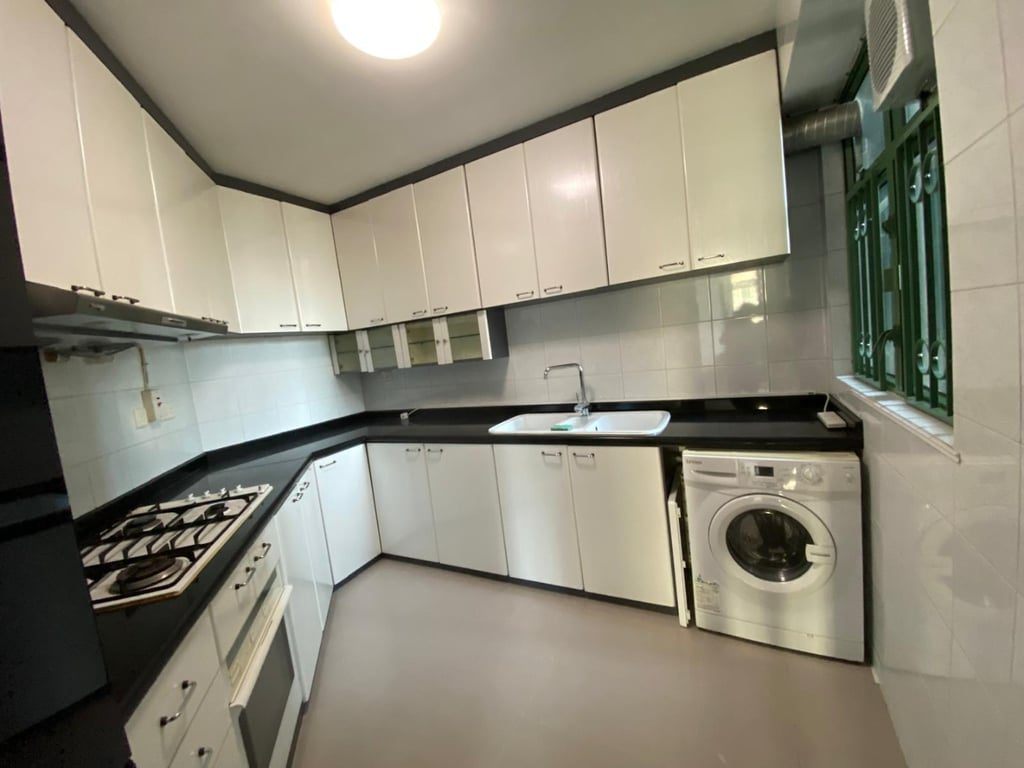 photo 3 — Robinson Place, Mid Levels West