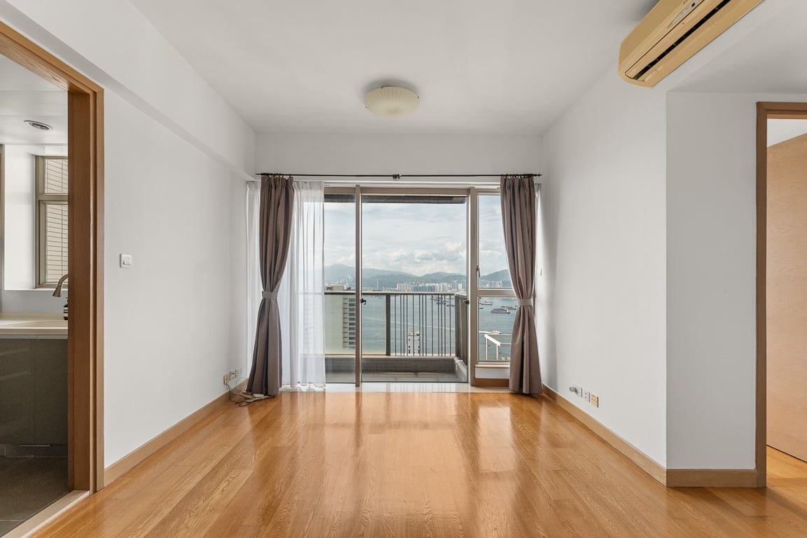 photo 2 — Island Crest, Sai Ying Pun