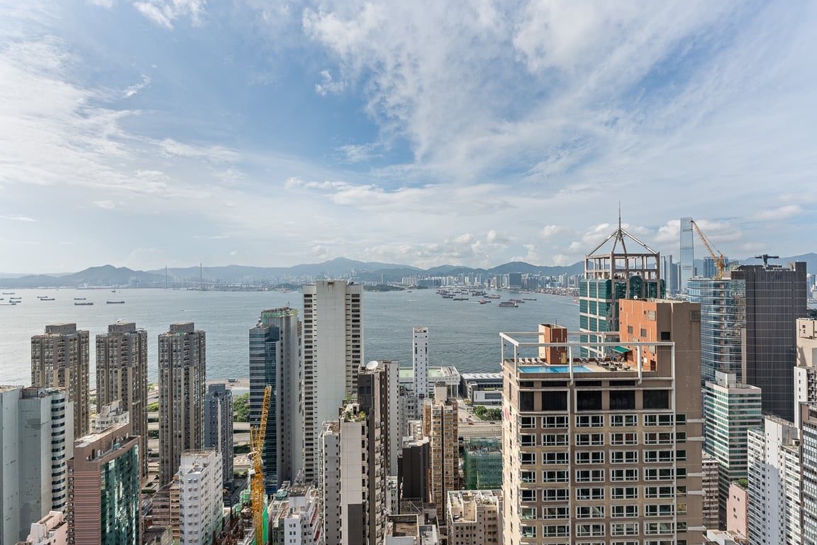photo 3 — Island Crest, Sai Ying Pun