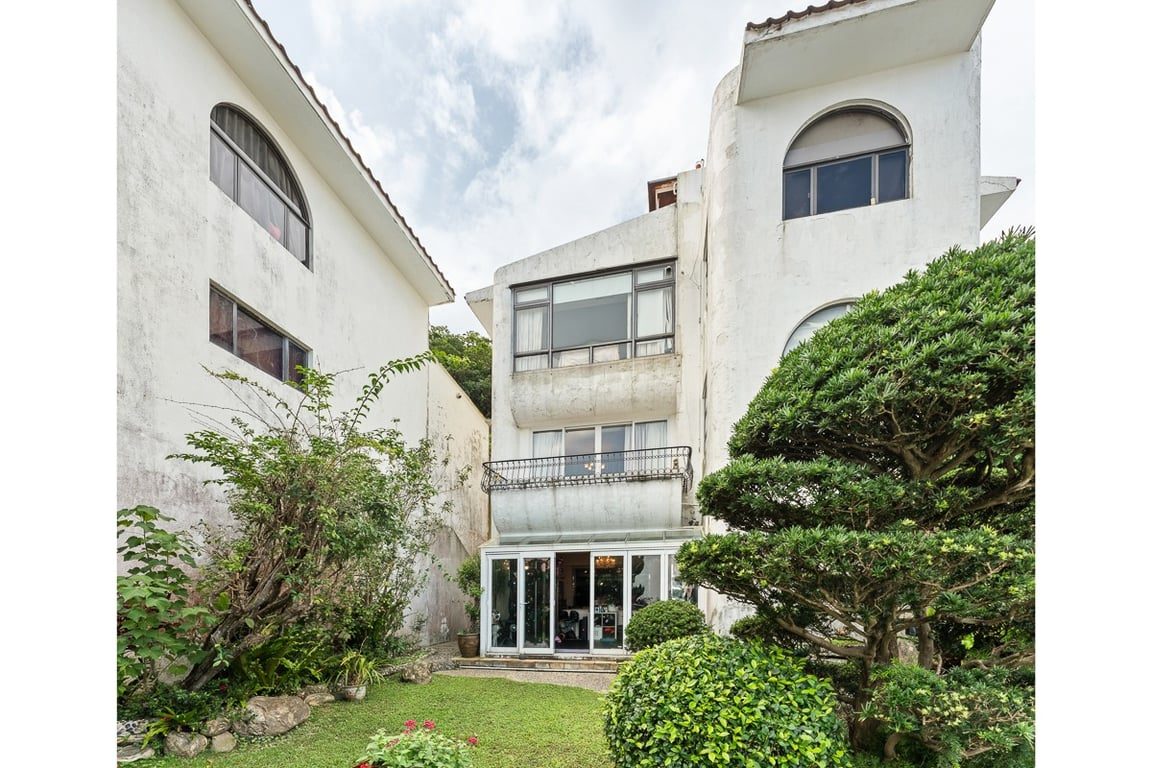 photo 14 — Black's Link Villa, The Peak