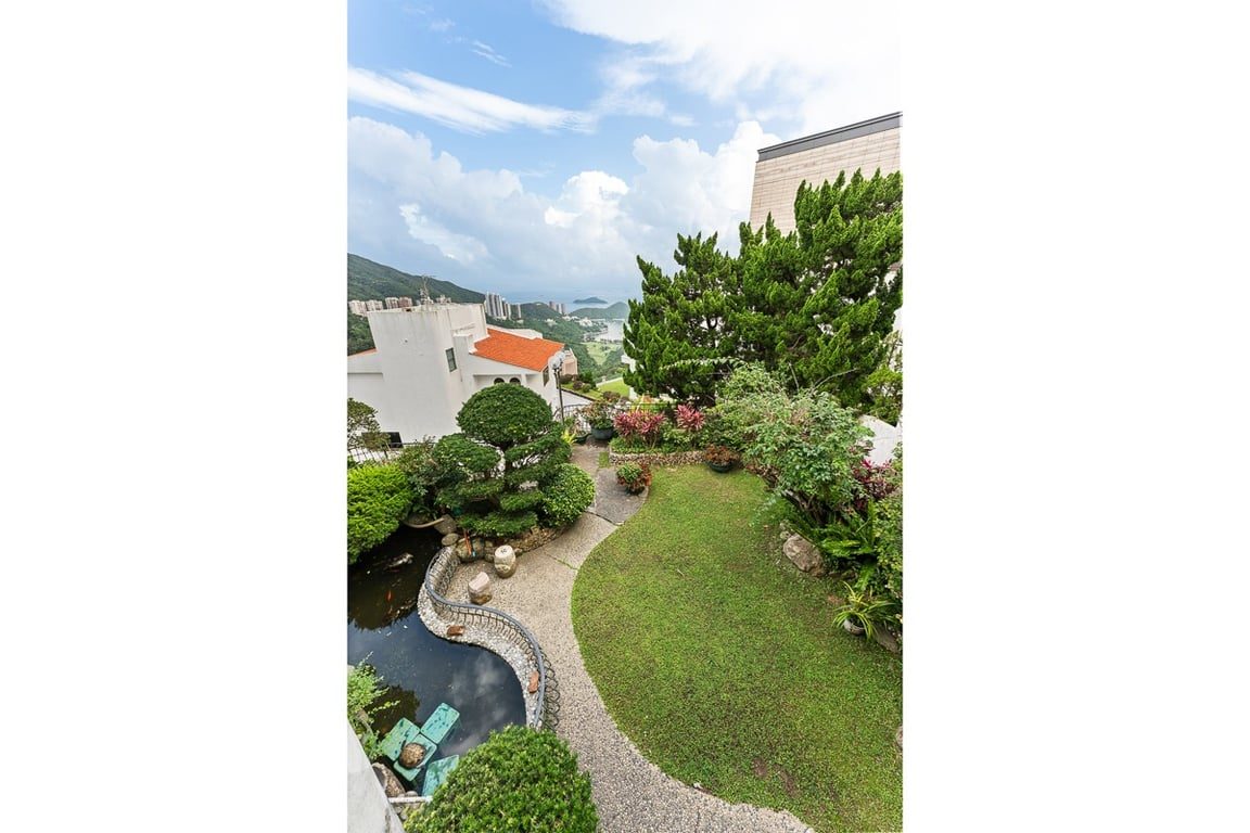 photo 3 — Black's Link Villa, The Peak