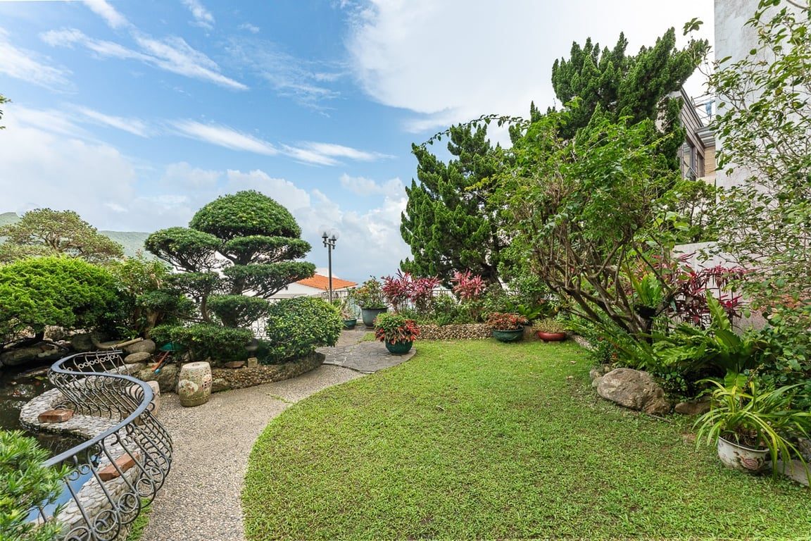 photo 4 — Black's Link Villa, The Peak