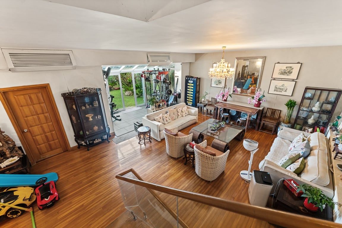 photo 5 — Black's Link Villa, The Peak