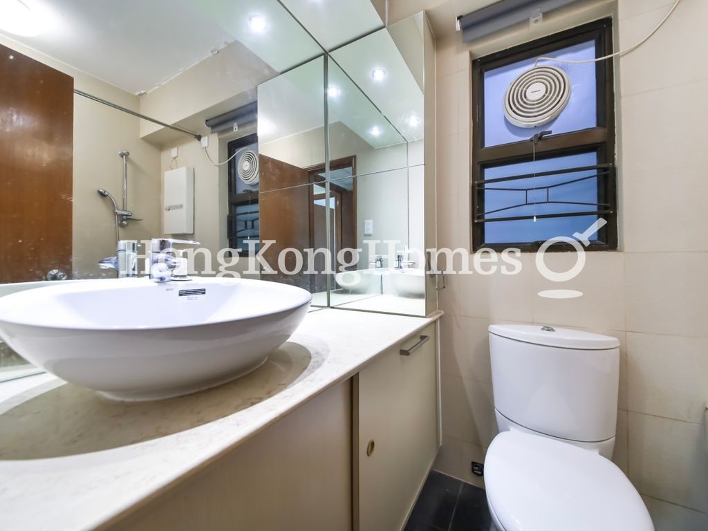Master Bathroom — Honor Villa, Mid-levels West