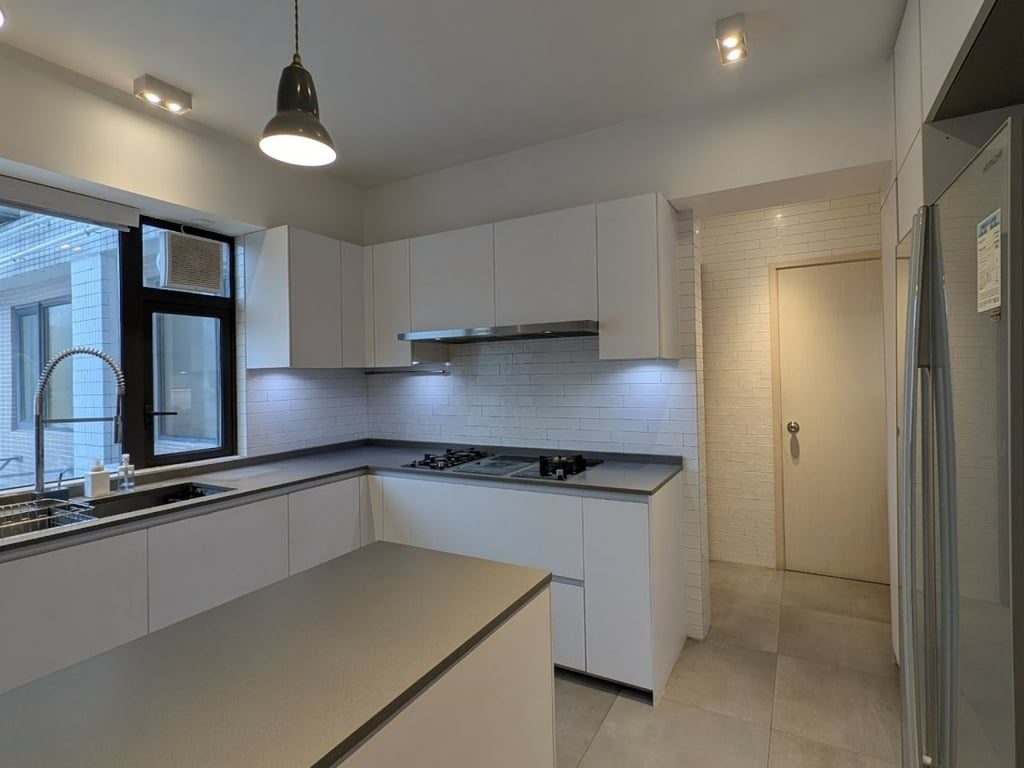 photo 3 — Villa Monte Rosa Blk A, Mid Levels East