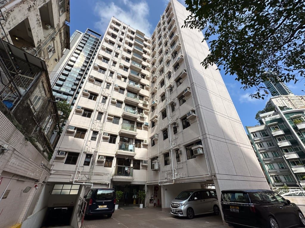 photo 12 — Hawthorn Garden, Happy Valley