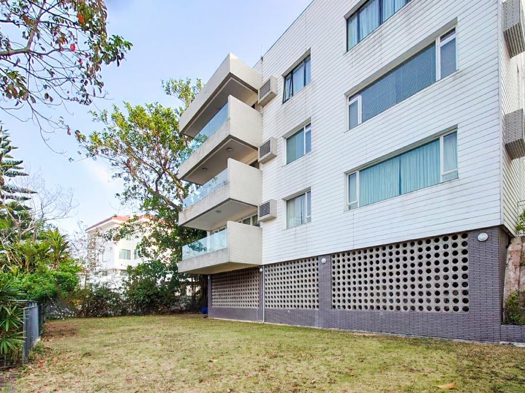 photo 13 — 6-8 Ching Sau Lane Blk A, Chung Hom Kok