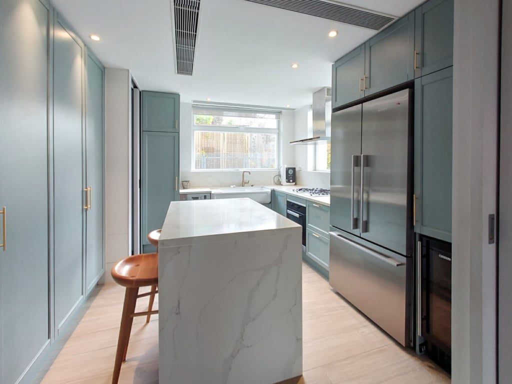 photo 2 — 6-8 Ching Sau Lane Blk A, Chung Hom Kok
