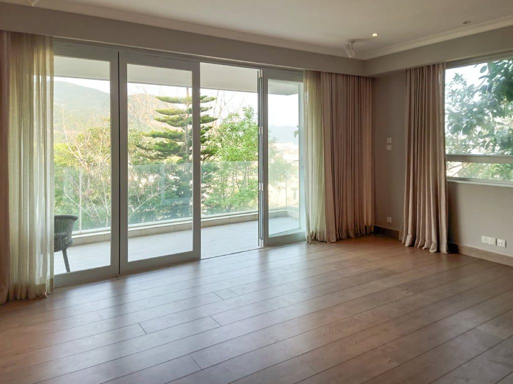 photo 4 — 6-8 Ching Sau Lane Blk A, Chung Hom Kok