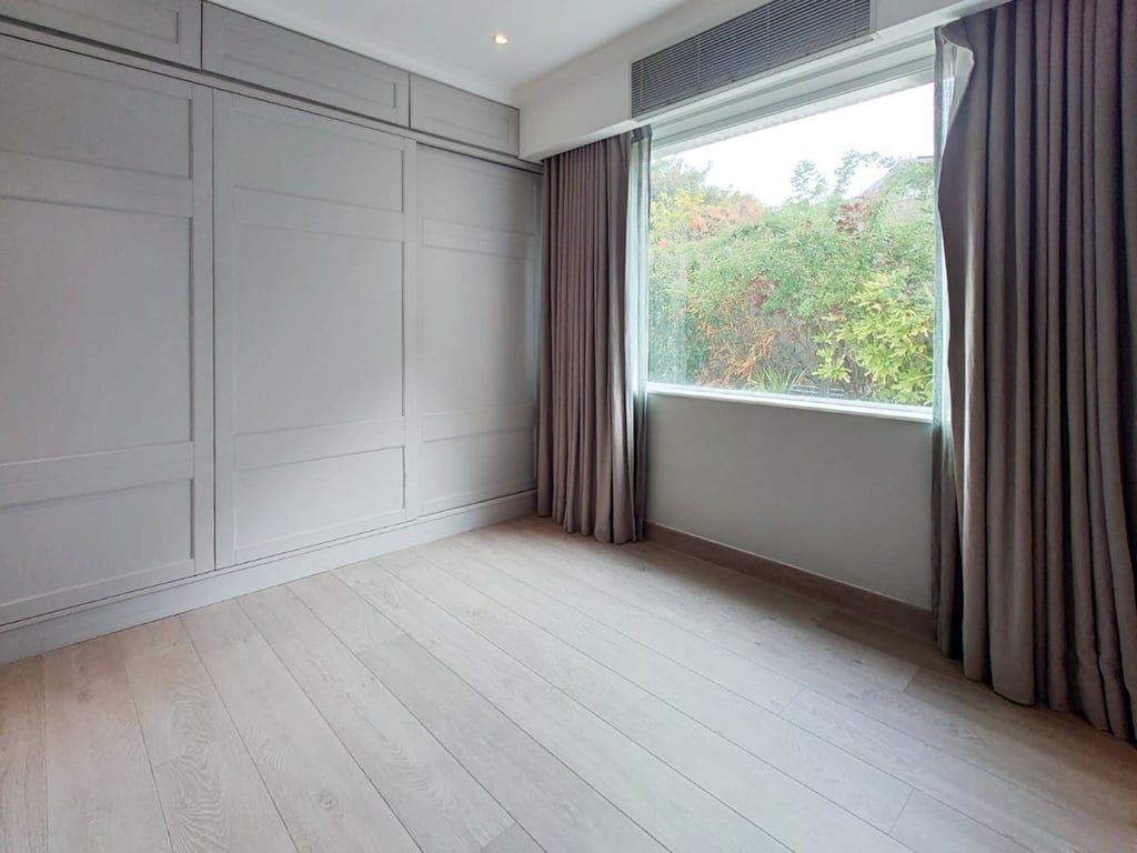 photo 8 — 6-8 Ching Sau Lane Blk A, Chung Hom Kok