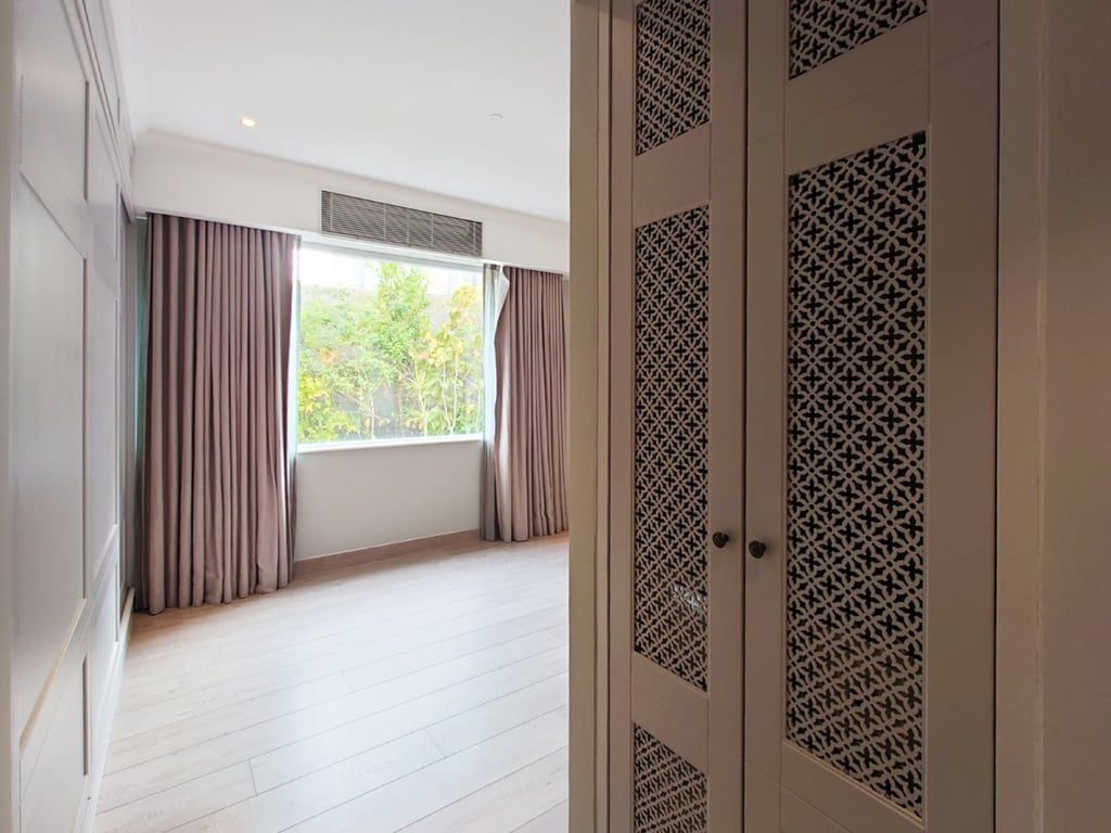photo 10 — 6-8 Ching Sau Lane Blk A, Chung Hom Kok