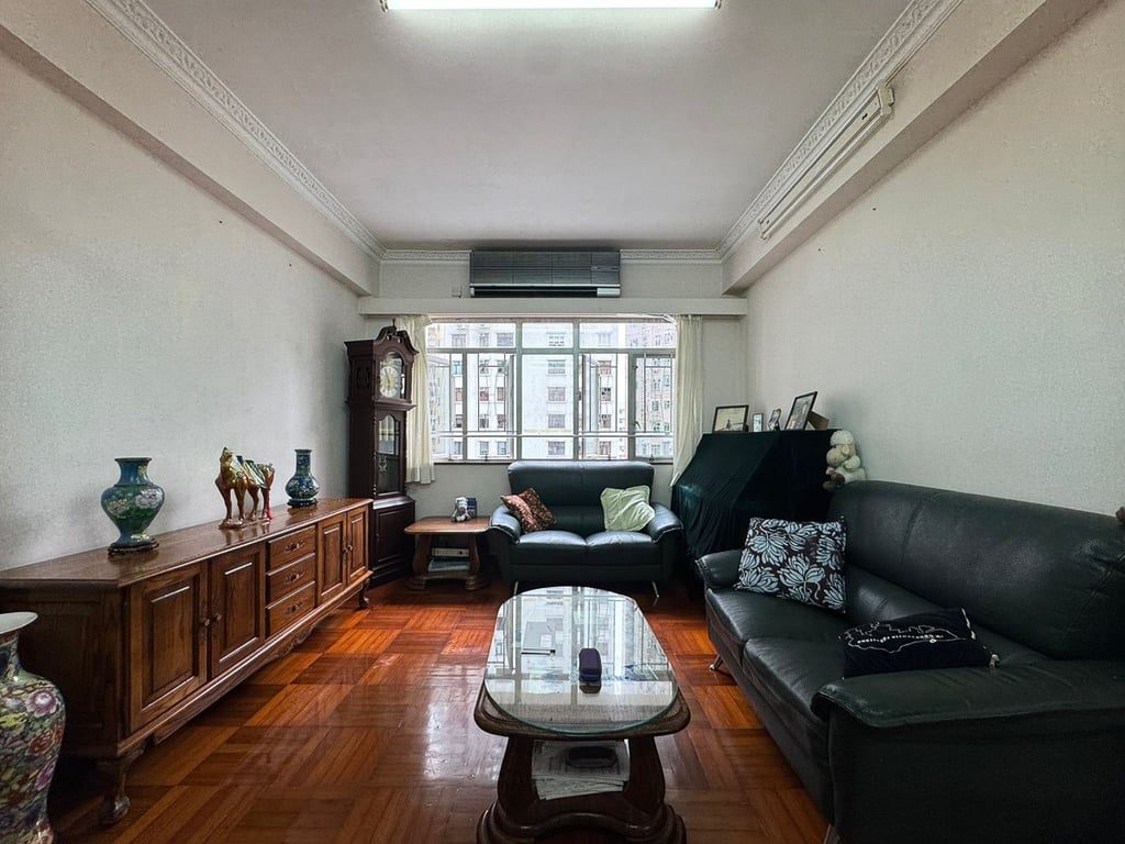 photo 4 — Carol Mansion, Mid Levels West