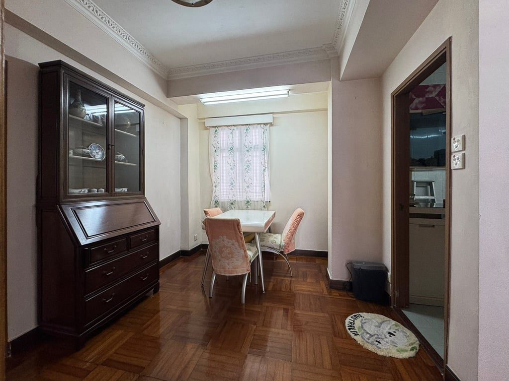 photo 7 — Carol Mansion, Mid Levels West