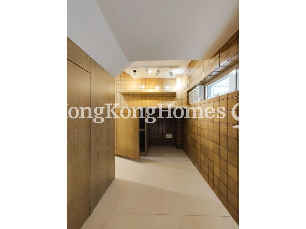 Store Room — 摩羅廟交加街 2J號，西半山