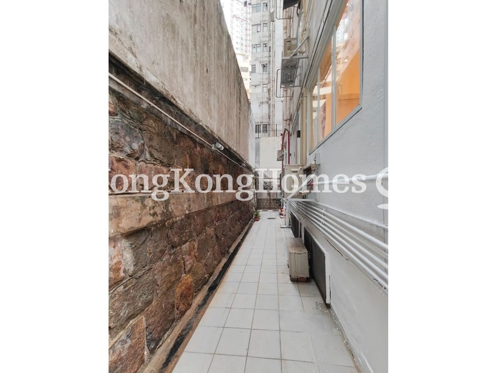 Outdoor Terrace — 摩羅廟交加街 2J號，西半山