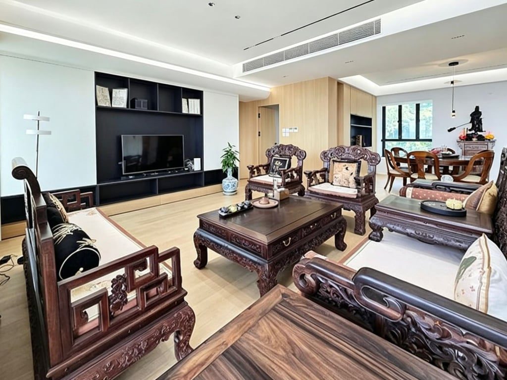 photo 4 — The Mayfair, Mid Levels Central