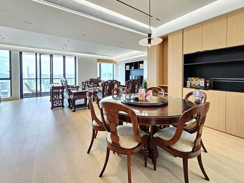 photo 5 — The Mayfair, Mid Levels Central